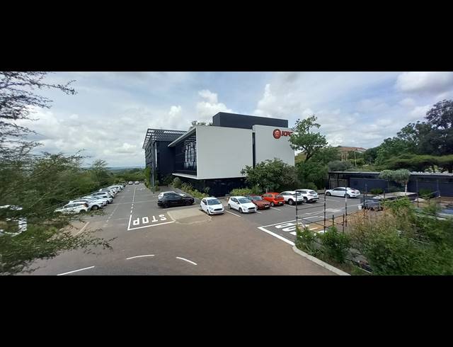 350M² OFFICE TO LET IN BRYANSTON